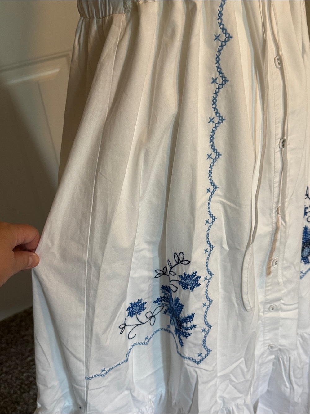 NWOT Moon River 100%Cotton White Maxi Dress w Blue Floral Embroidery SZ M - Picture 5 of 15